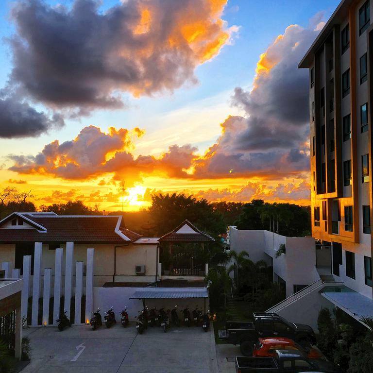 Happy Place Phuket Luaran gambar