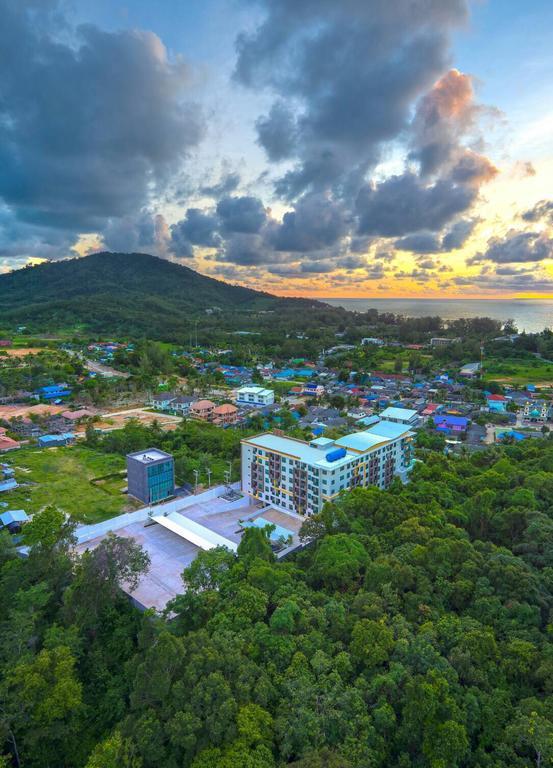 Happy Place Phuket Luaran gambar
