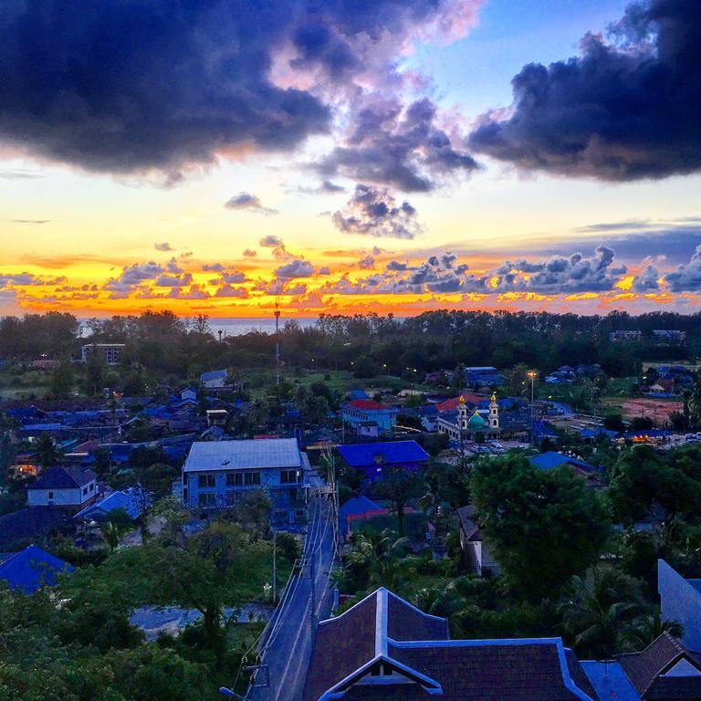 Happy Place Phuket Luaran gambar